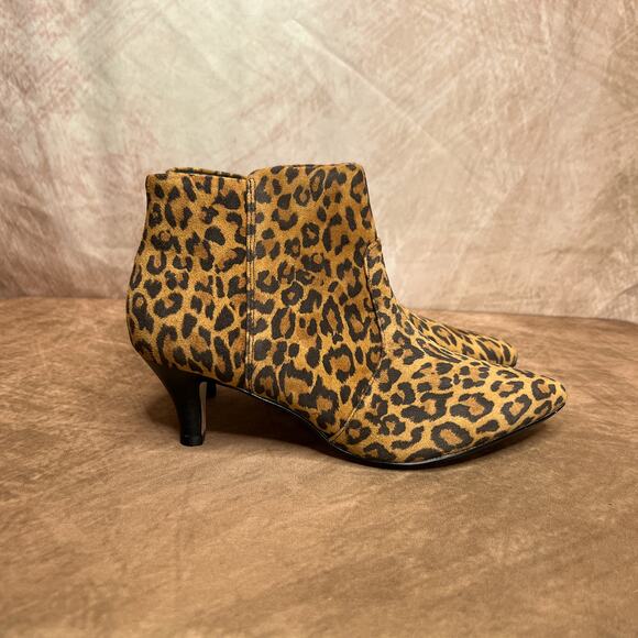Clarks Collection Ankle Boots Suede Leopard Print Pointed Toe Kitten Heel 6.5M - Picture 9 of 12